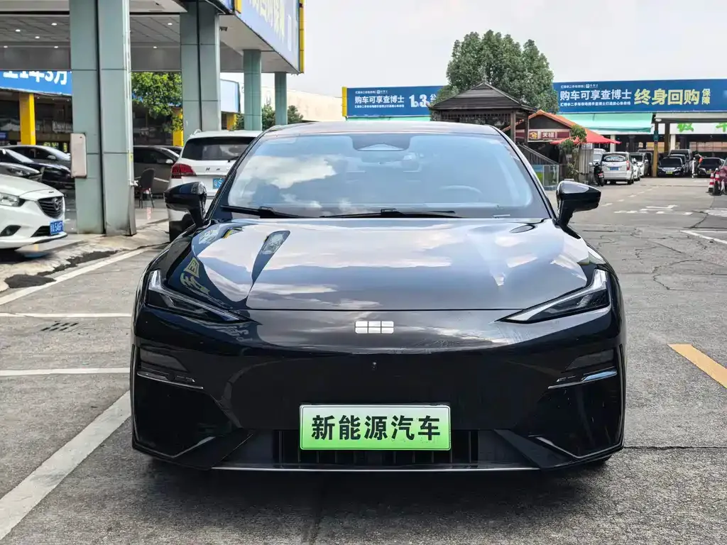 Geely Galaxy E8 — фото 10