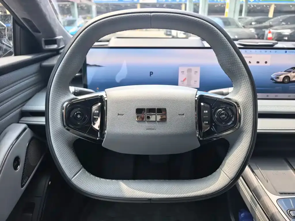 Geely Galaxy E8 — фото 3