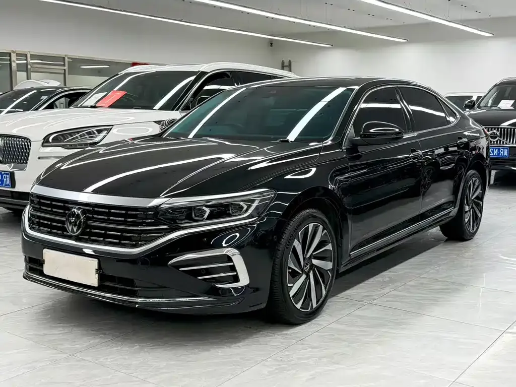 Volkswagen Passat — фото 1
