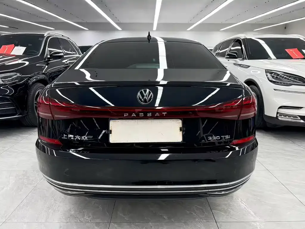 Volkswagen Passat — фото 7