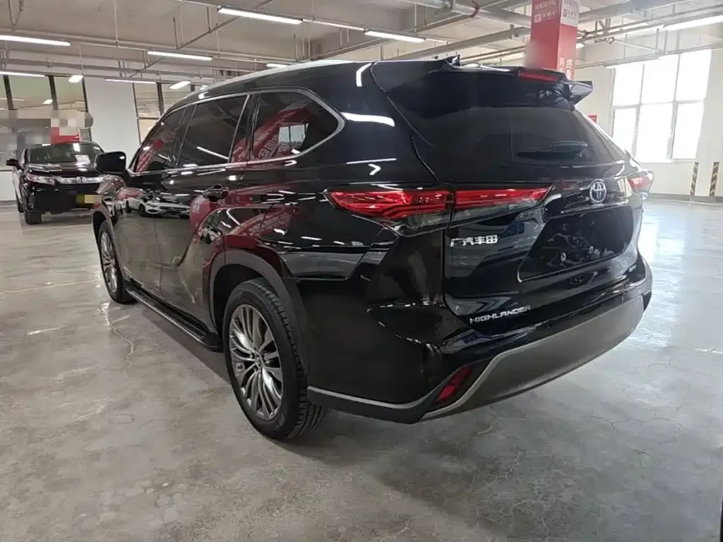 Toyota Highlander — фото 3