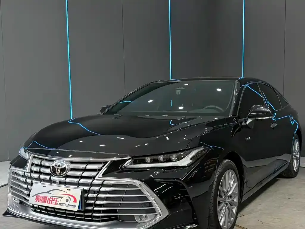 Toyota Avalon — фото 1