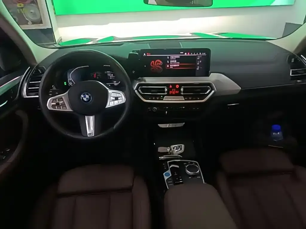 BMW iX3 — фото 2