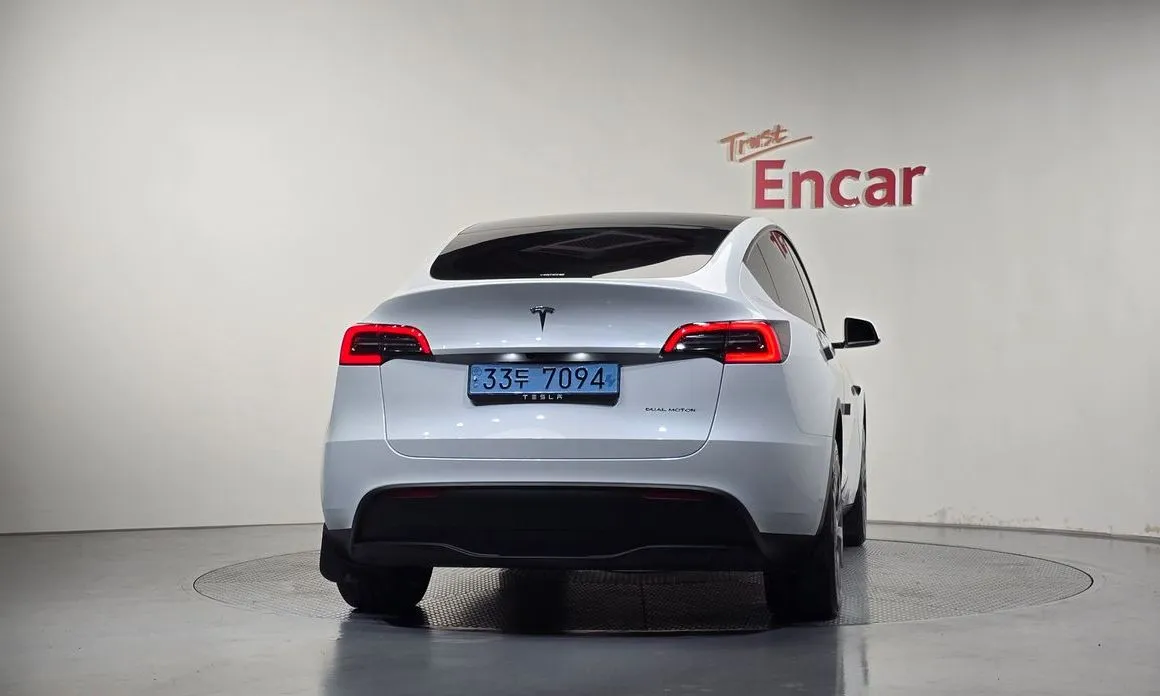 Tesla Model Y — фото 8