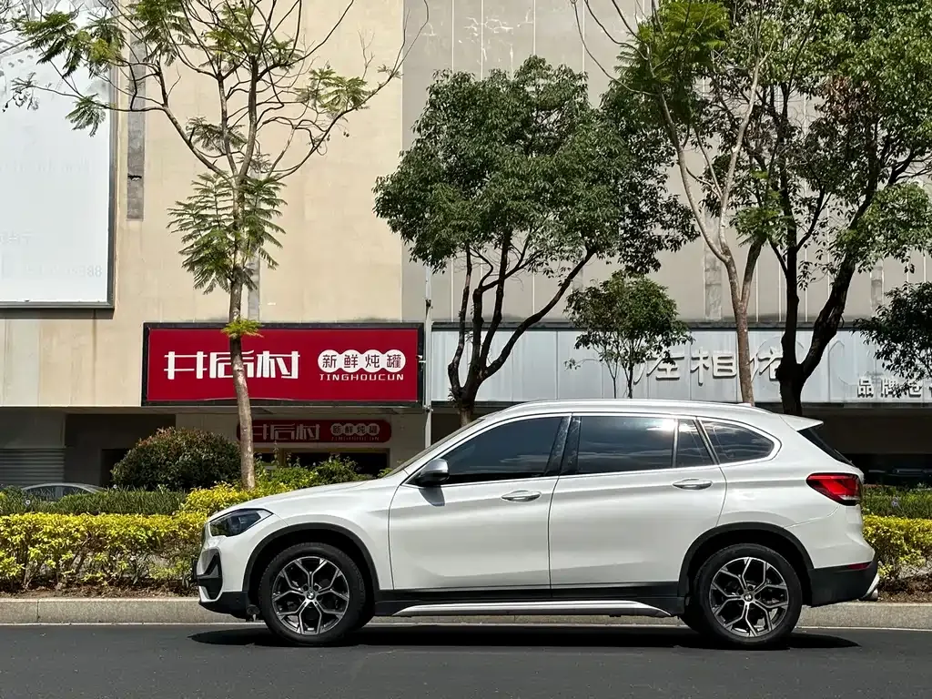 BMW X1 — фото 10