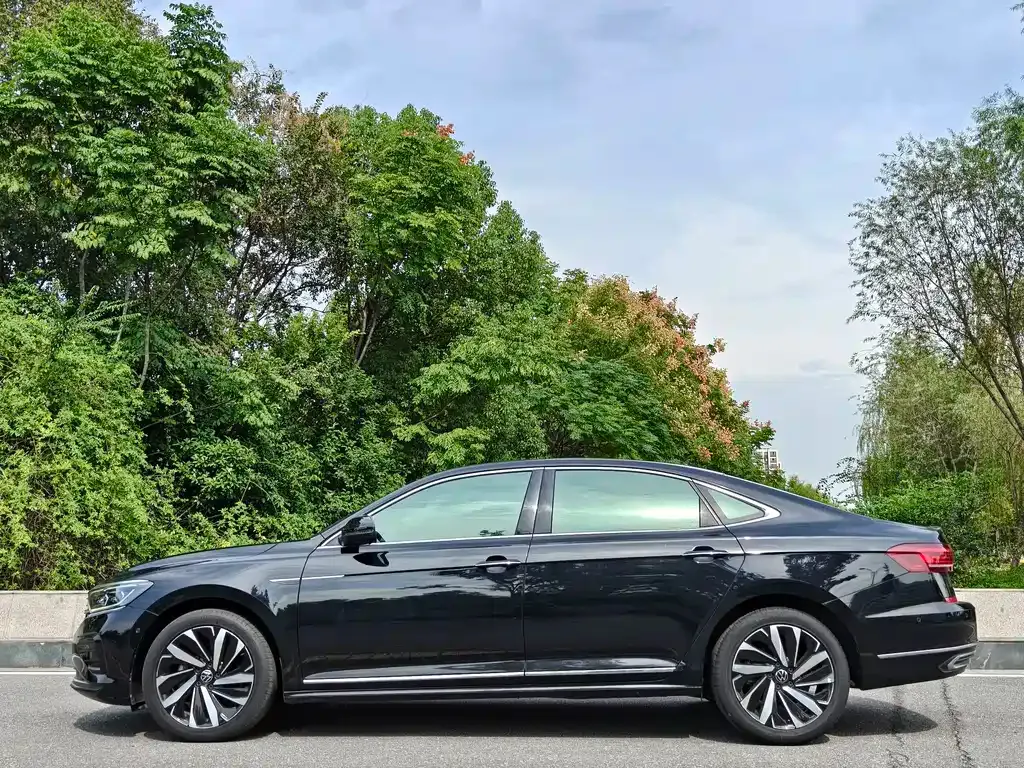 Volkswagen Passat — фото 9