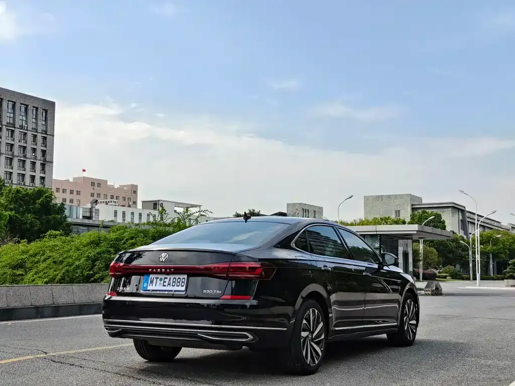 Volkswagen Passat — фото 5