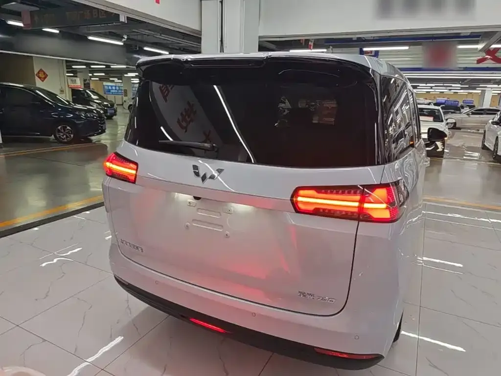Wuling Xingguang 730 New Energy — фото 1