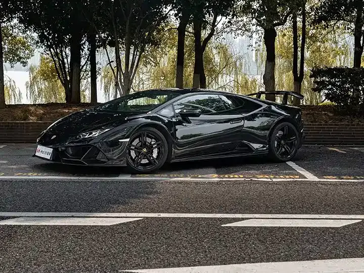 Lamborghini Huracan — фото 1