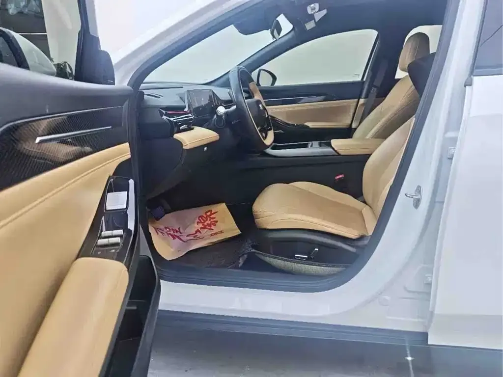 Geely Galaxy L6 — фото 8