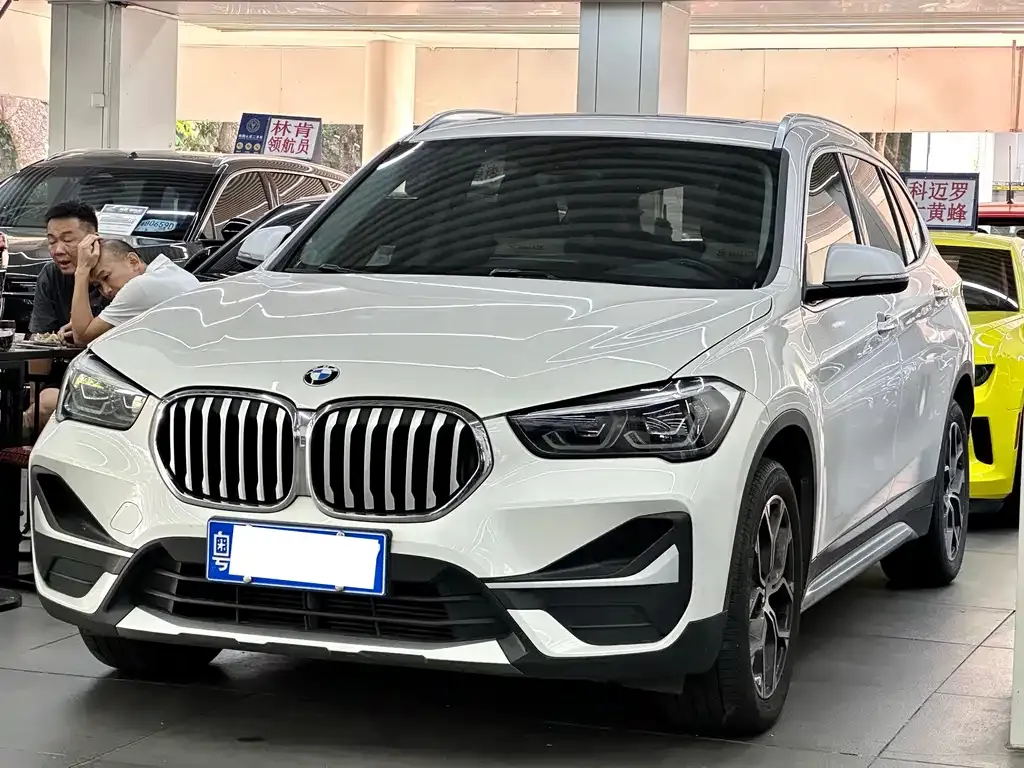 BMW X1 — фото 1