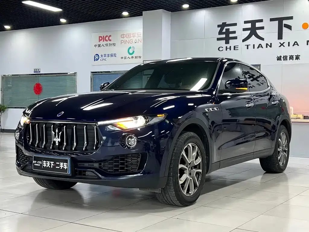Maserati Levante — фото 1
