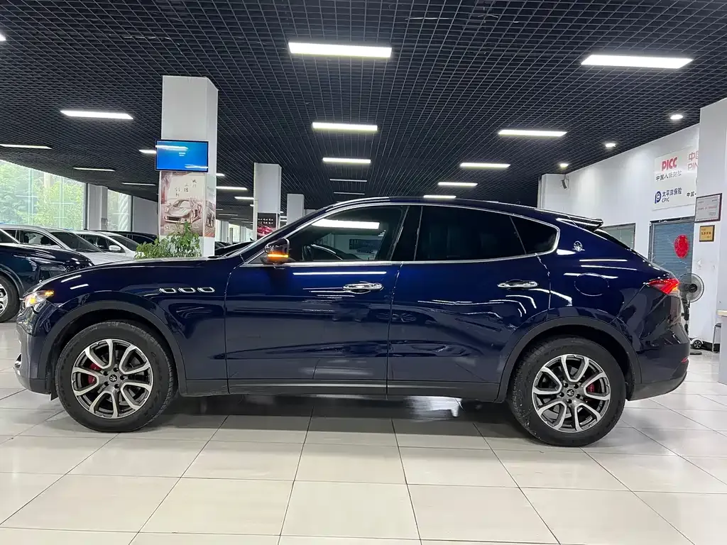 Maserati Levante — фото 4
