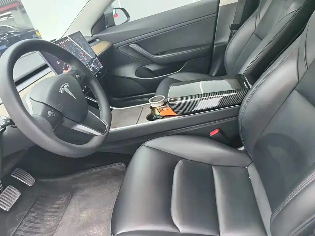 Tesla Model 3 — фото 4