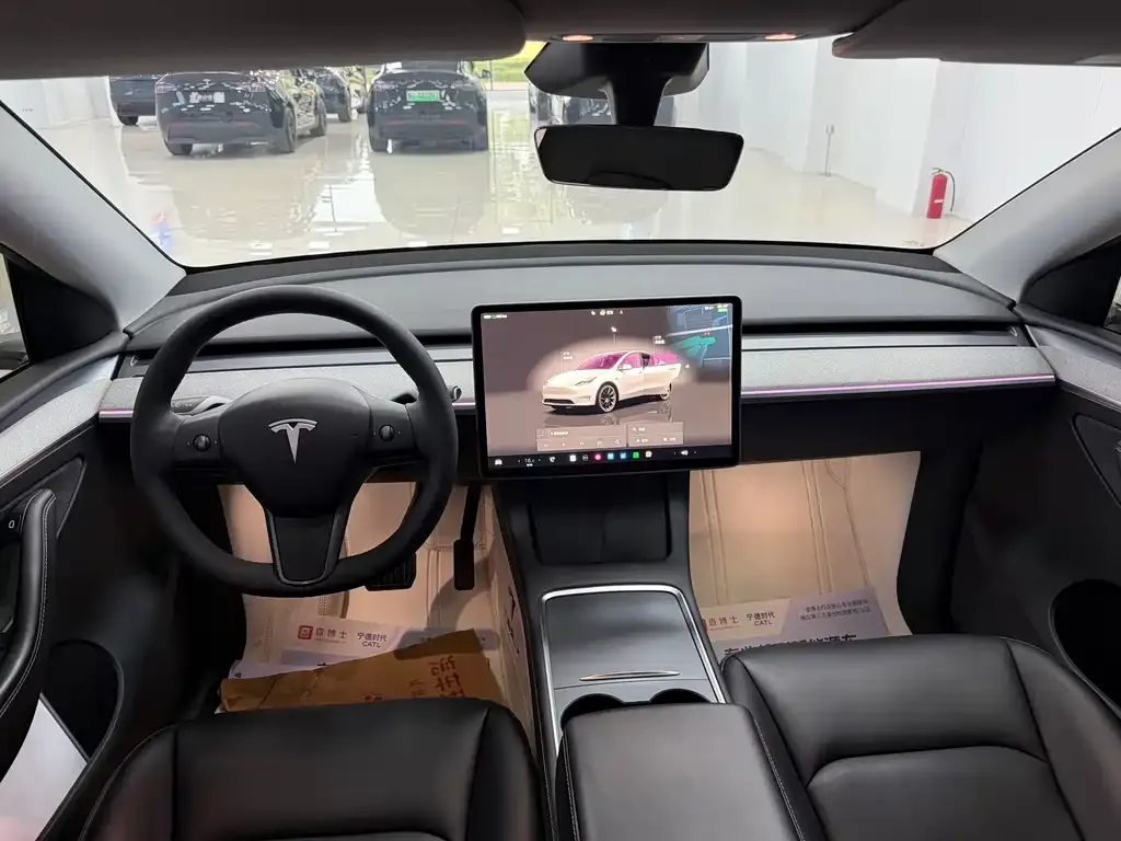 Tesla Model Y — фото 3