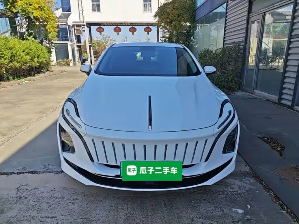 Hongqi E-QM5 — фото 4