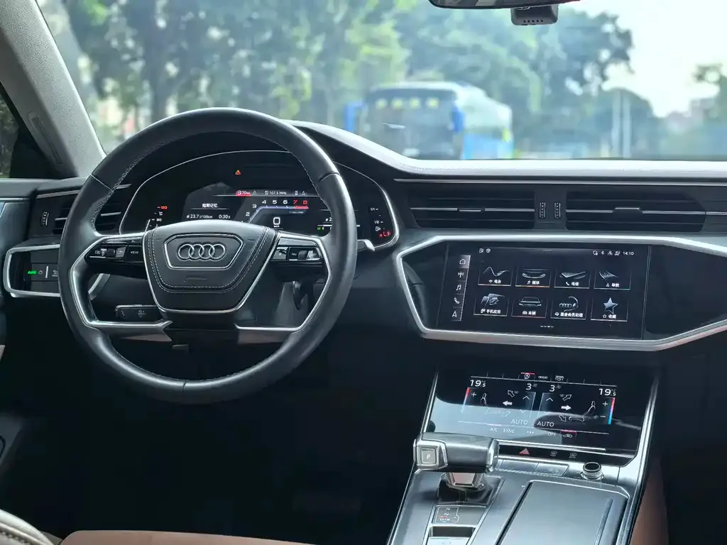Audi A7L — фото 3