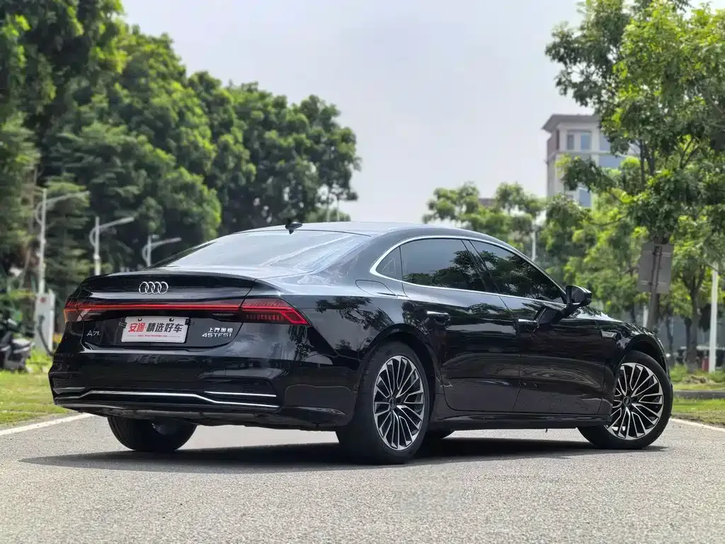 Audi A7L — фото 7