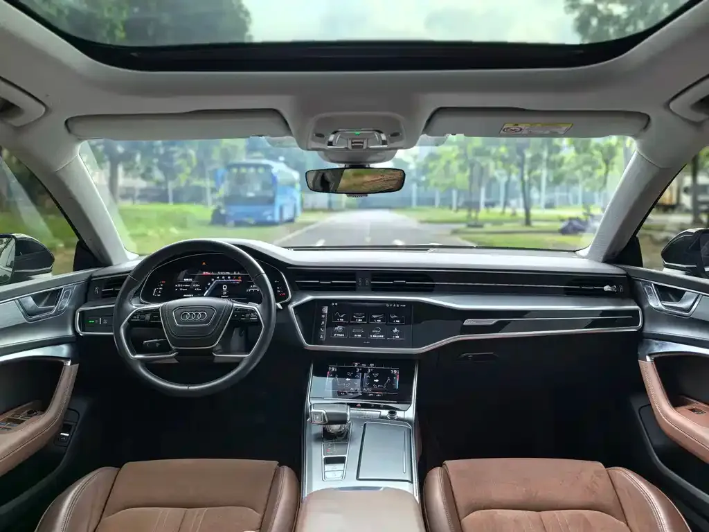 Audi A7L — фото 9