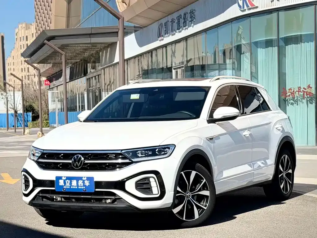 Volkswagen T-Roc — фото 1