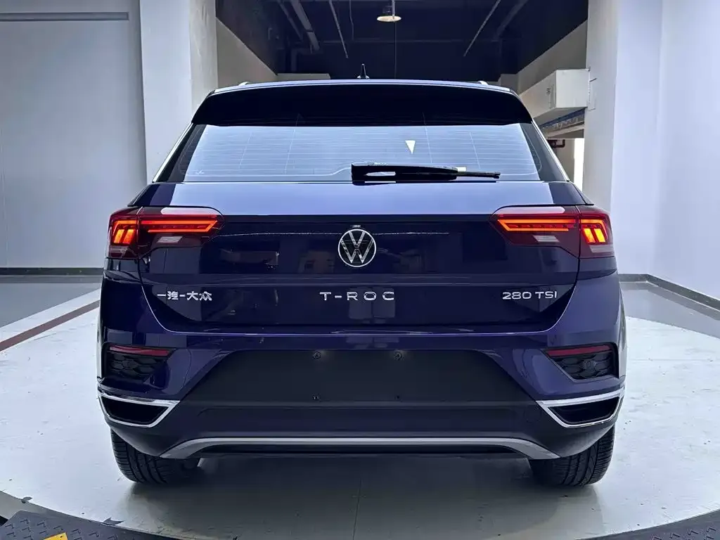 Volkswagen T-Roc — фото 7