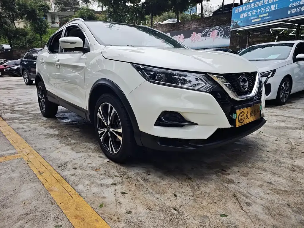 Nissan Qashqai — фото 9