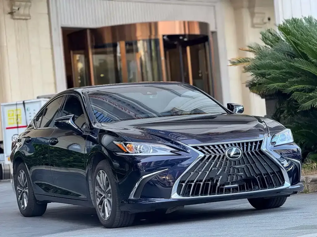 Lexus ES — фото 8
