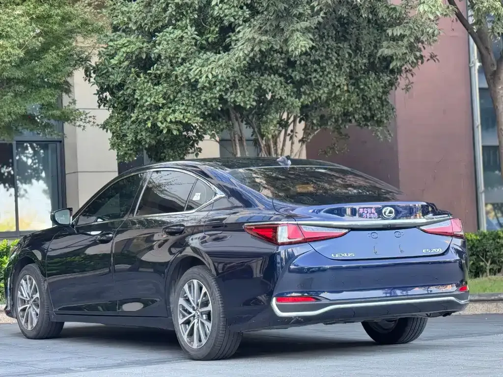 Lexus ES — фото 4