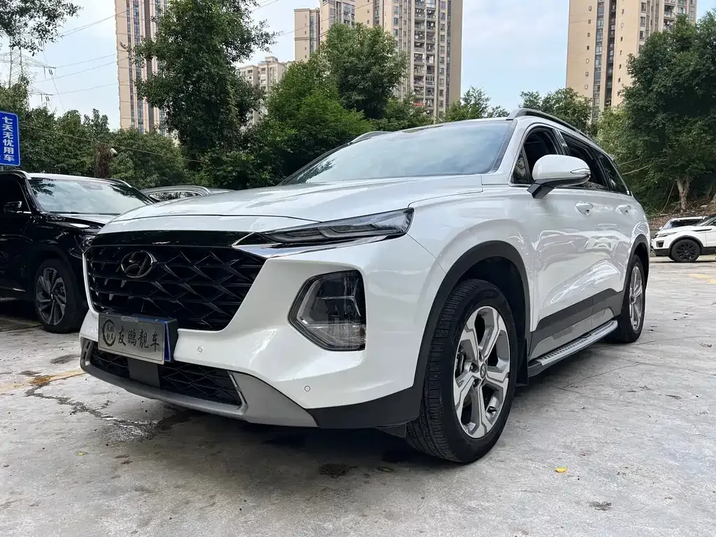 Hyundai Santa Fe — фото 1