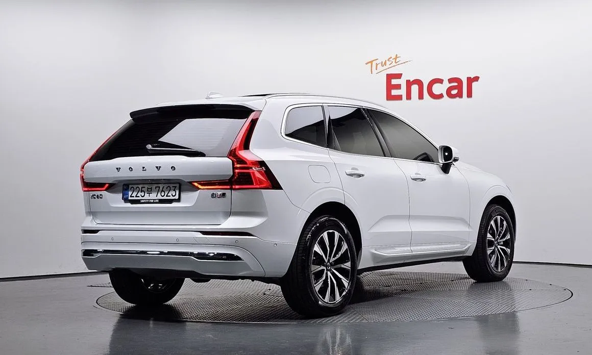 Volvo XC60 — фото 7