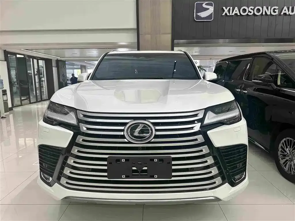 Lexus LX — фото 5