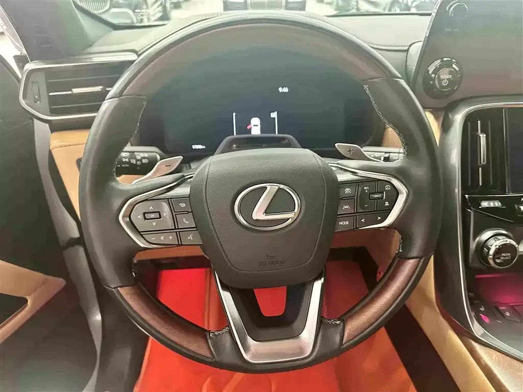 Lexus LX — фото 4