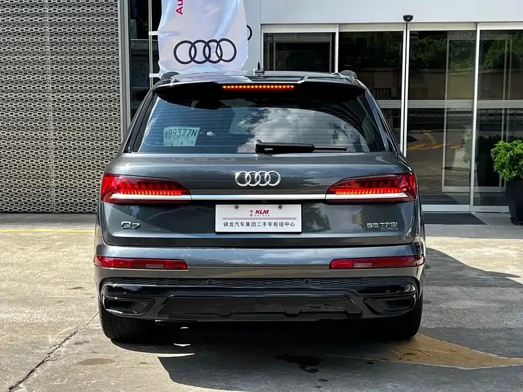 Audi Q7 — фото 10