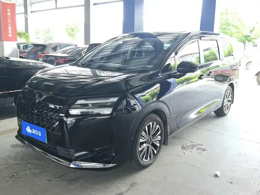 Wuling Xingguang 730 New Energy — фото 1