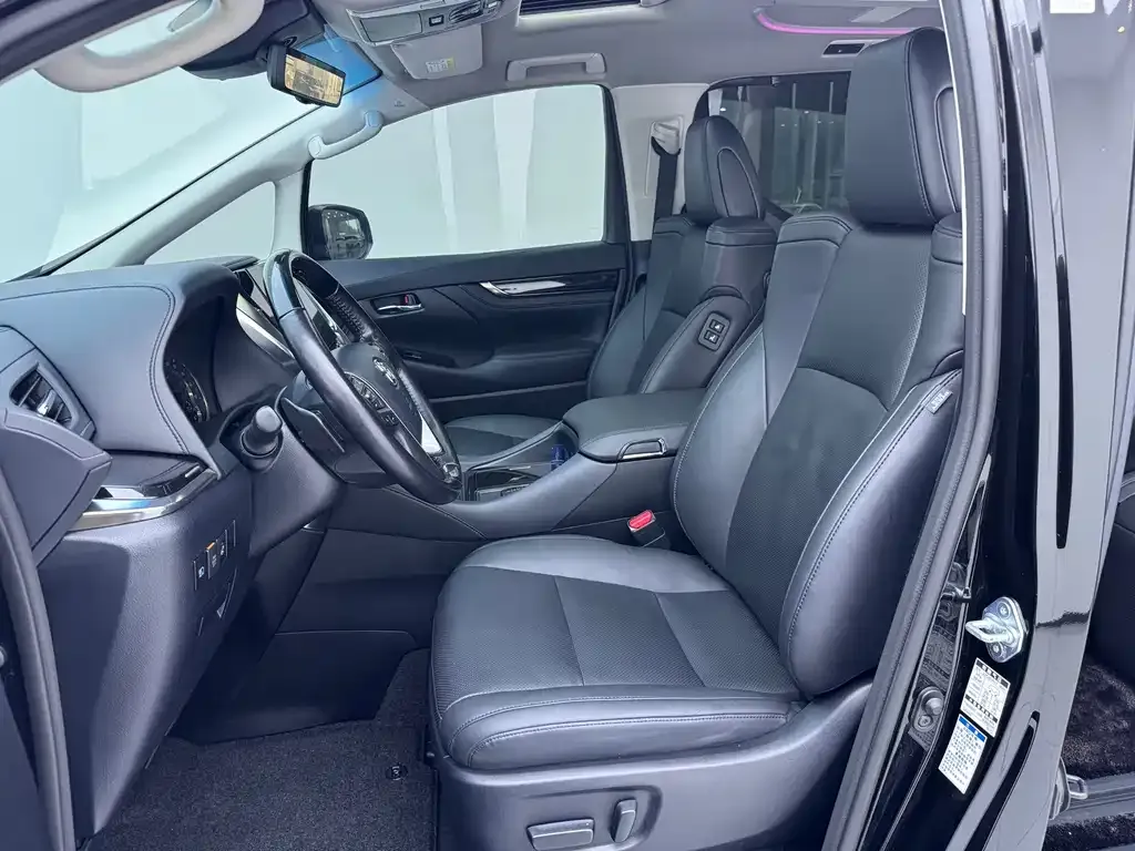 Toyota Vellfire — фото 9