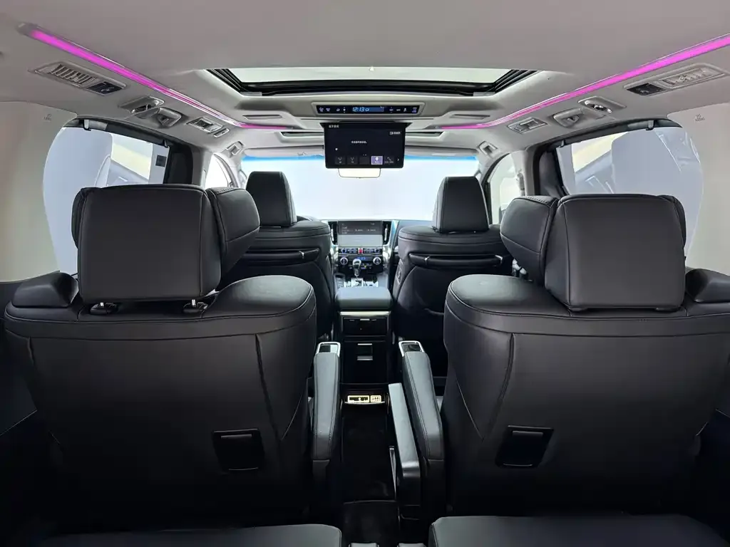 Toyota Vellfire — фото 4