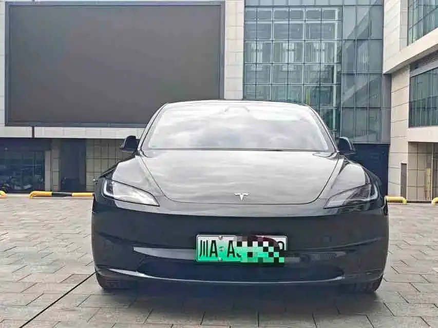 Tesla Model 3 — фото 3