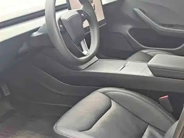 Tesla Model 3 — фото 10
