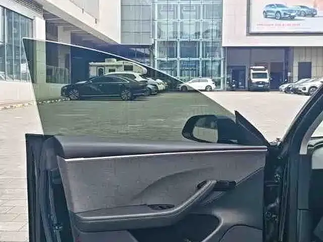 Tesla Model 3 — фото 4