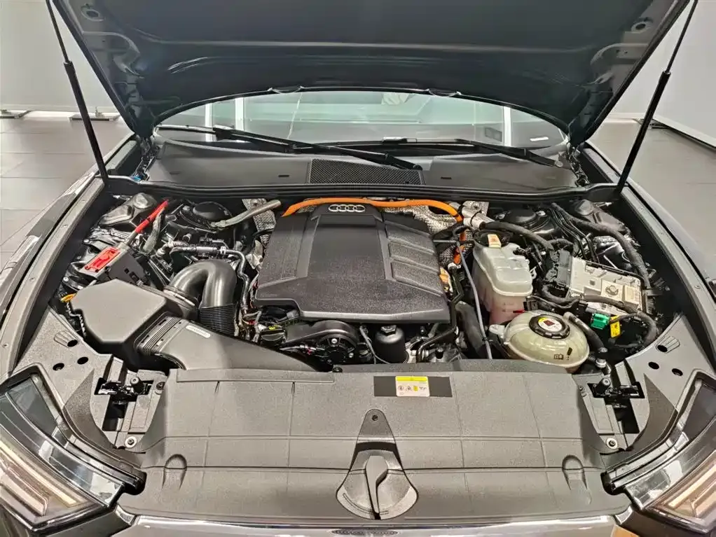Audi A6L New Energy — фото 10