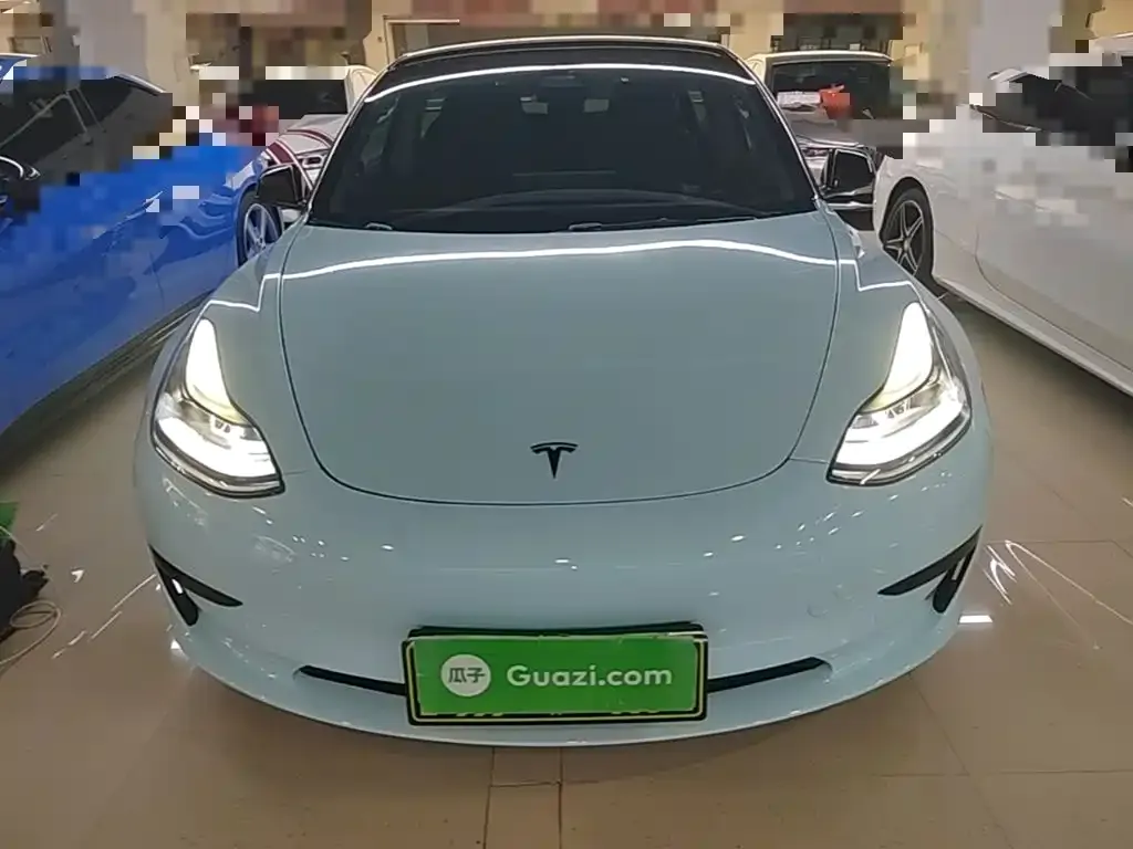 Tesla Model 3 — фото 4