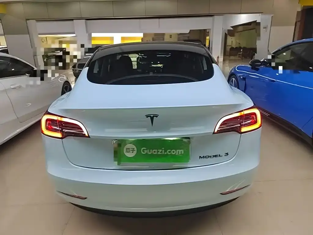 Tesla Model 3 — фото 2