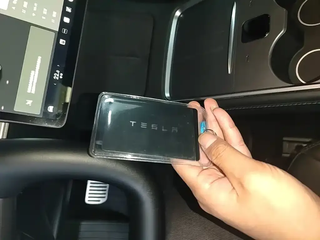 Tesla Model 3 — фото 5