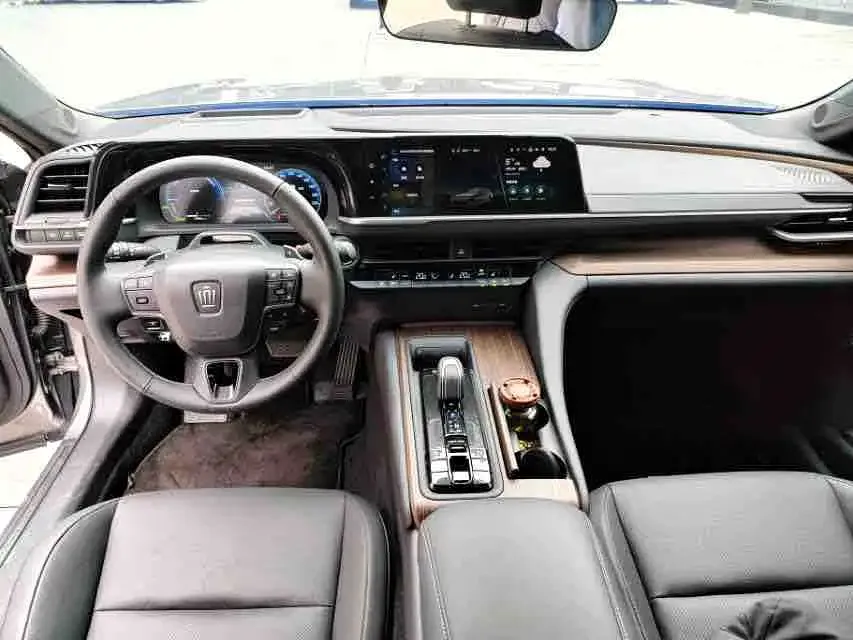Toyota Crown (Import) — фото 7