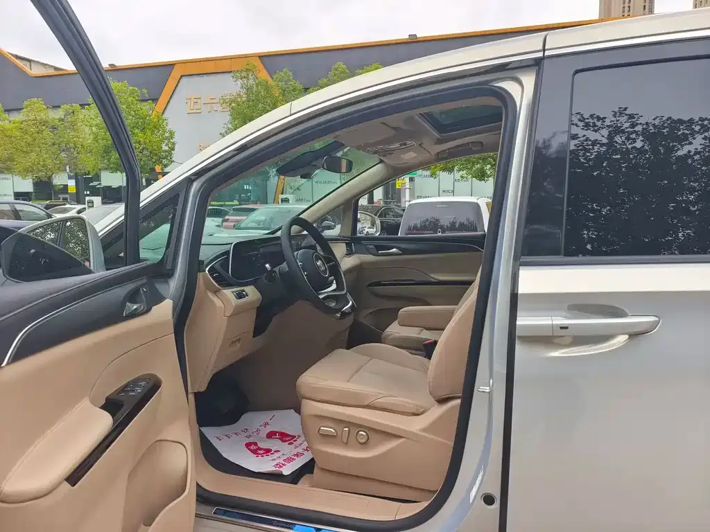 Buick GL8 Hybrid — фото 8