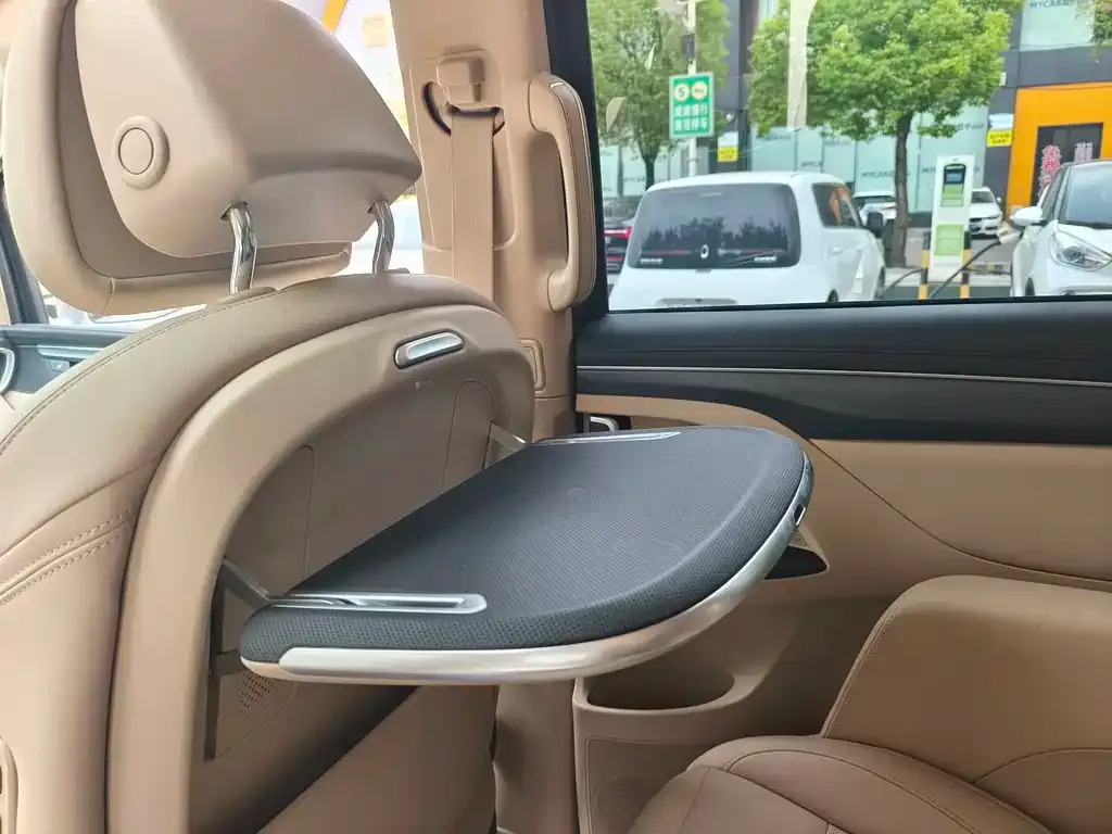 Buick GL8 Hybrid — фото 2