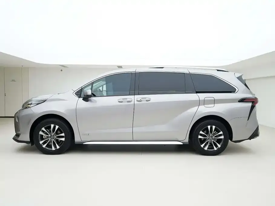 Toyota Granvia — фото 7