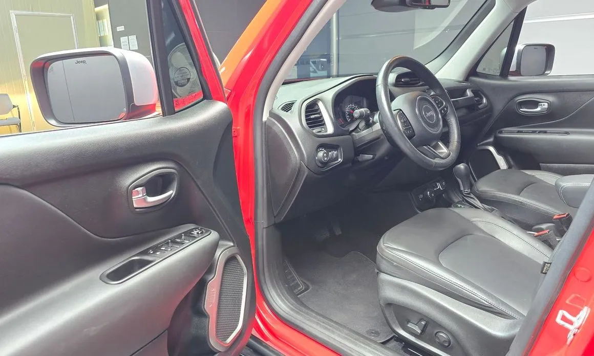 Jeep Renegade — фото 3