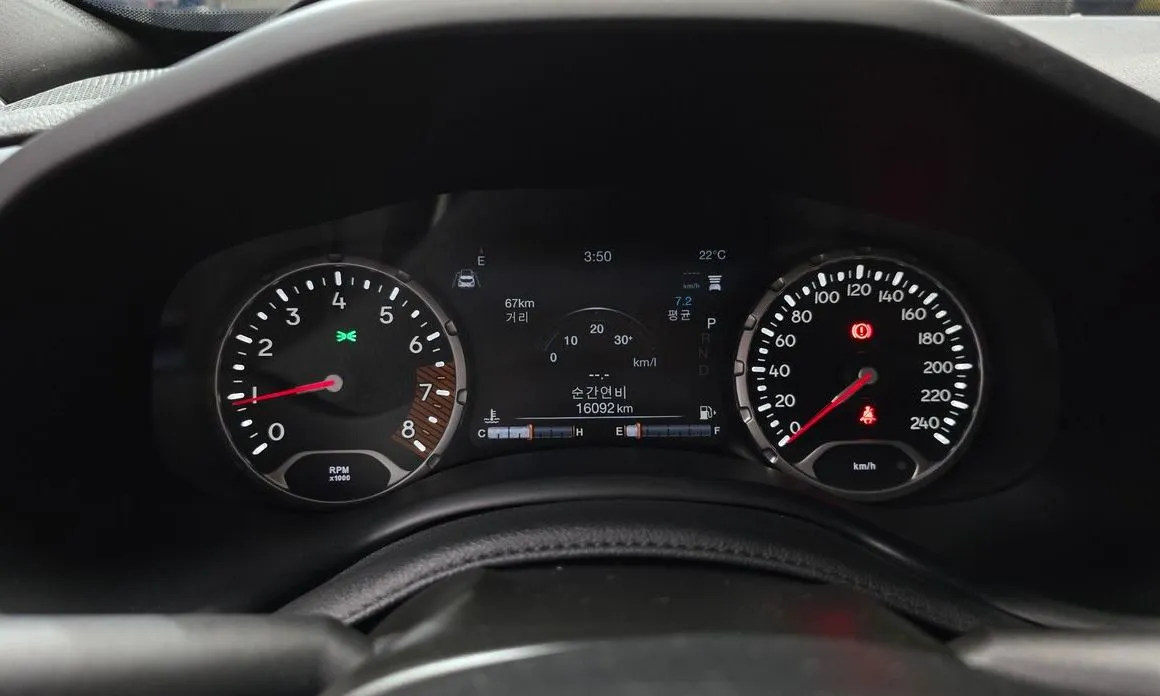 Jeep Renegade — фото 2
