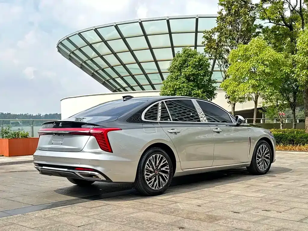 Hongqi H5 — фото 9